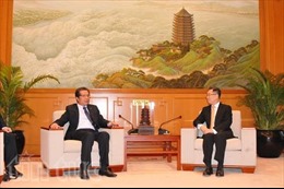 Đại sứ Đặng Minh Khôi gặp Đặc phái viên BNG Trung Quốc tại Hong Kong